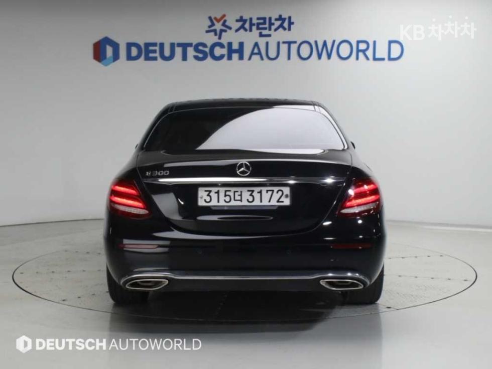 Mercedes-Benz E-klasse — miniaturë 3