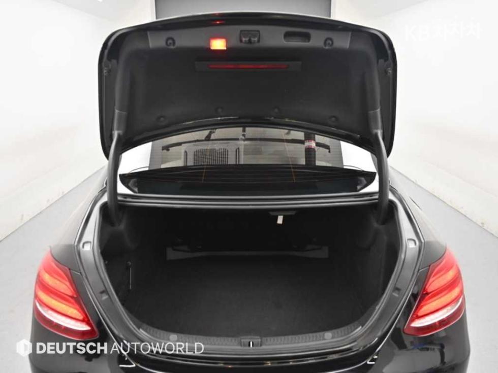 Mercedes-Benz E-klasse — miniaturë 19
