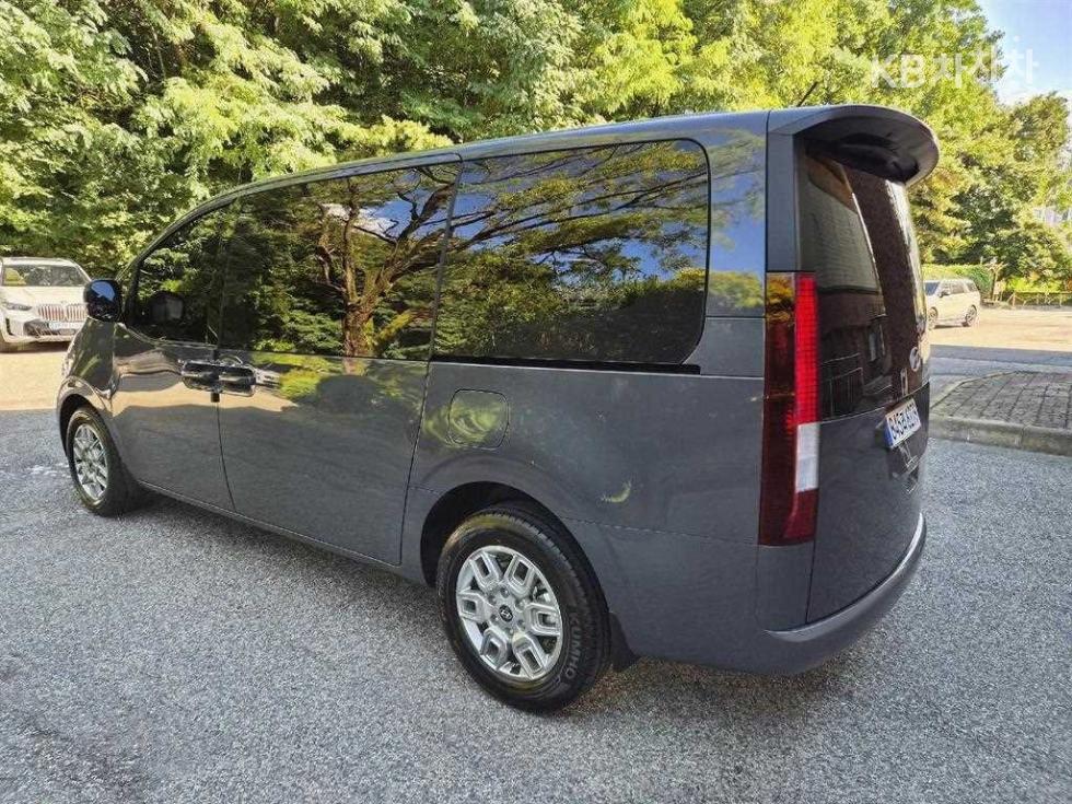 Hyundai Staria — miniaturë 3