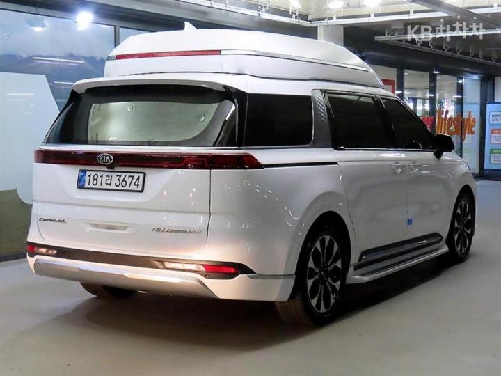 Kia Carnival — miniaturë 4