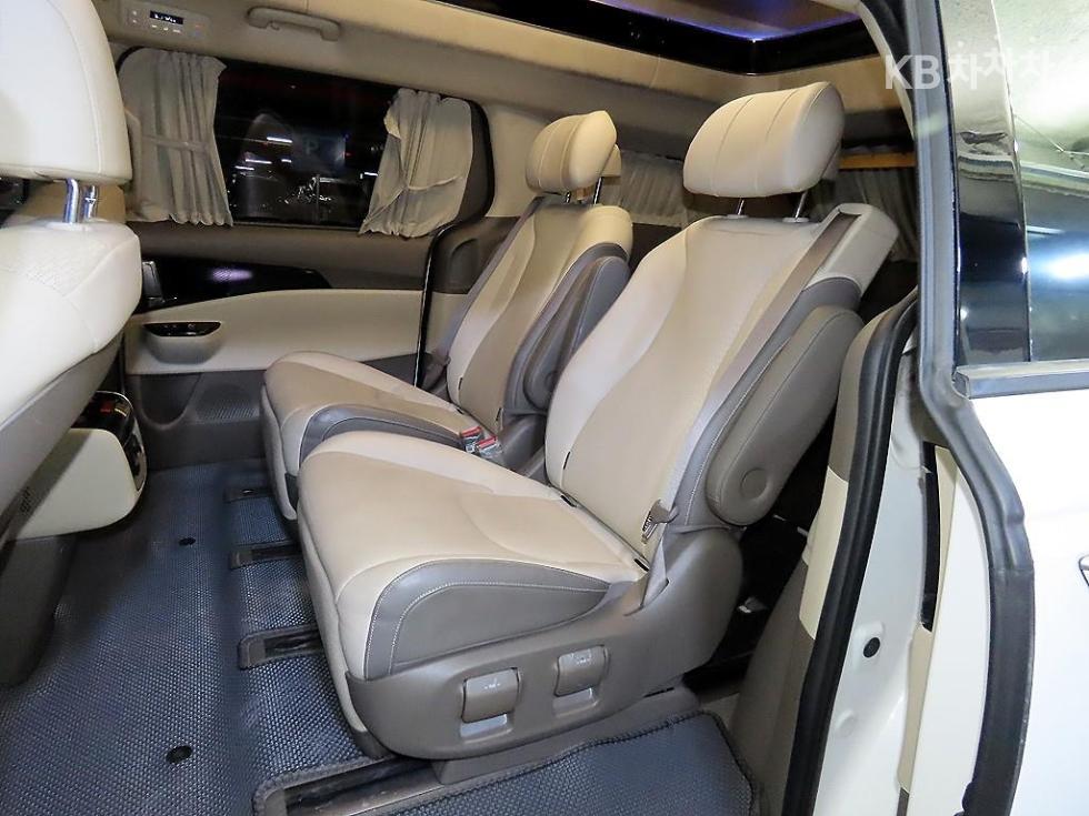 Kia Carnival — miniaturë 7