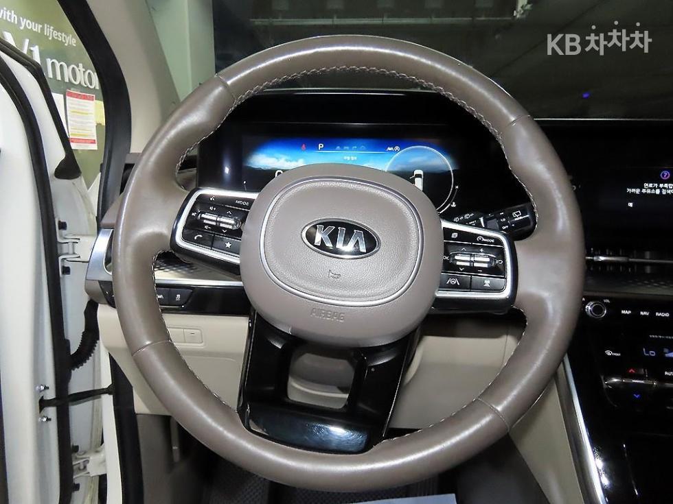 Kia Carnival — miniaturë 8