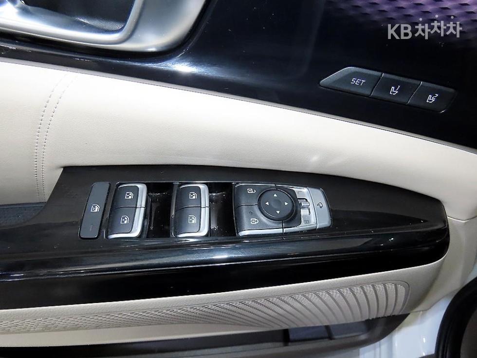Kia Carnival — miniaturë 13
