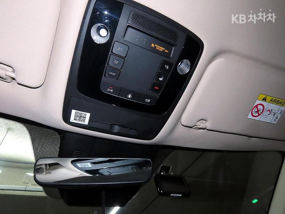 Kia Carnival — miniaturë 14