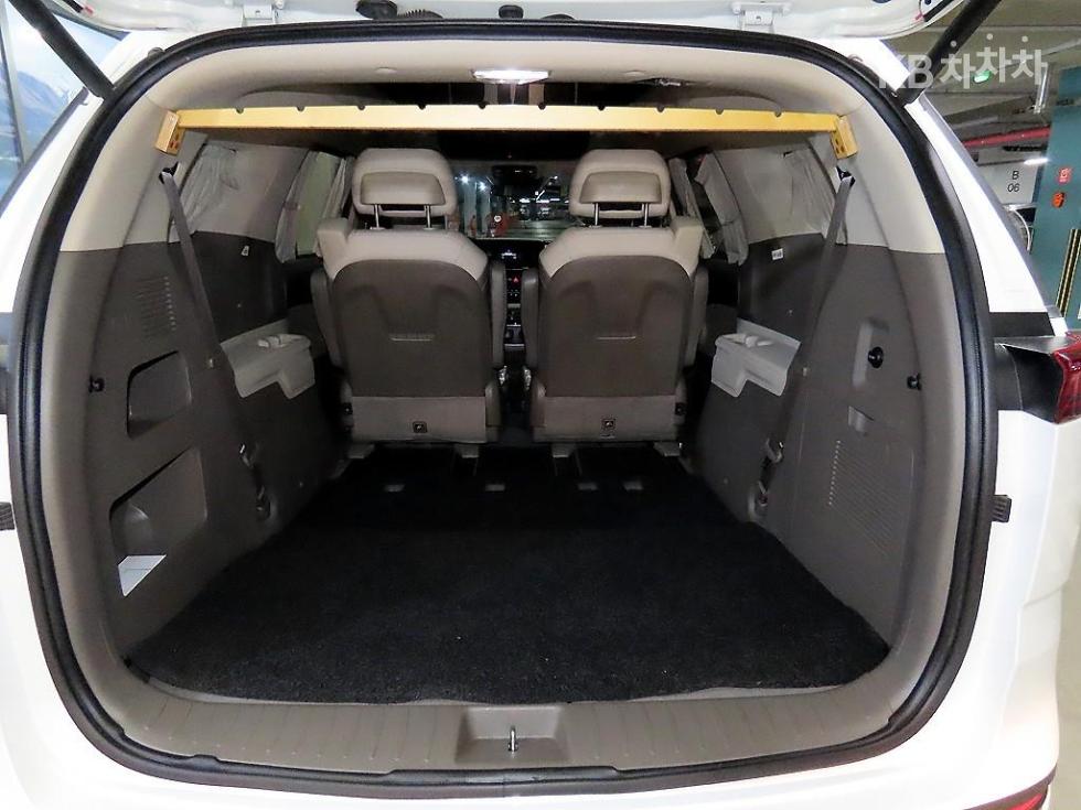 Kia Carnival — miniaturë 16