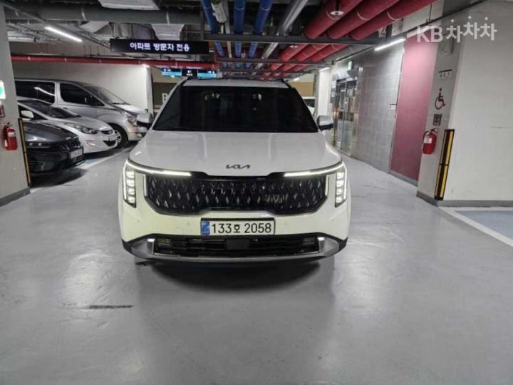 Kia Carnival HEV 9seater Signature — foto 1