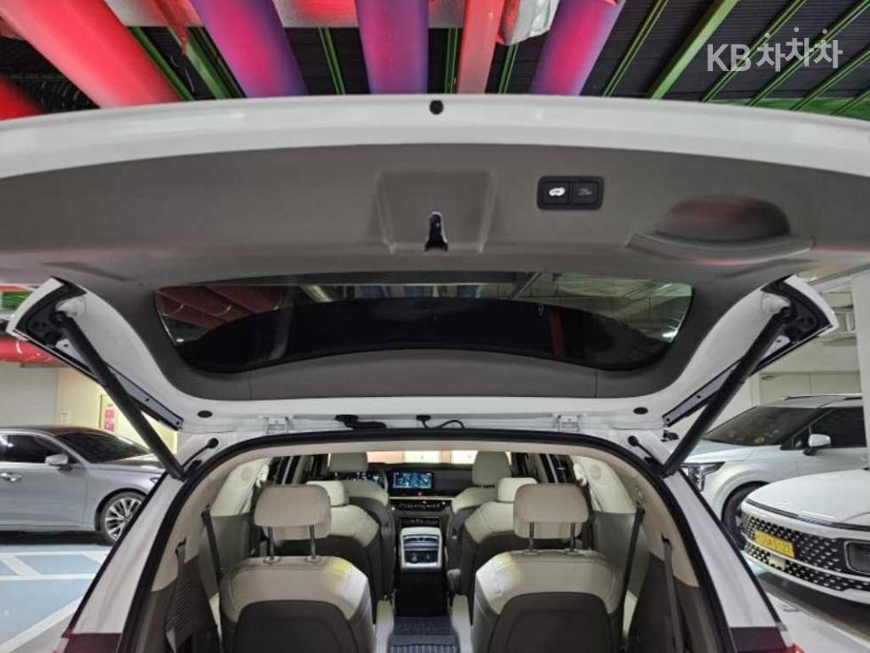 Kia Carnival — miniaturë 5
