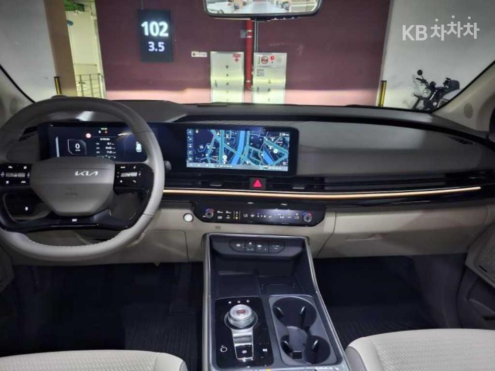 Kia Carnival — miniaturë 8