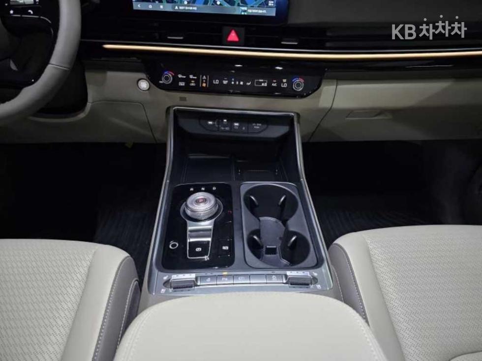 Kia Carnival — miniaturë 9