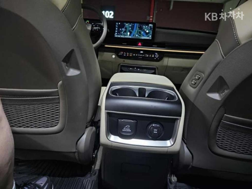 Kia Carnival — miniaturë 13