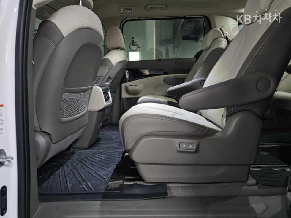 Kia Carnival — miniaturë 14