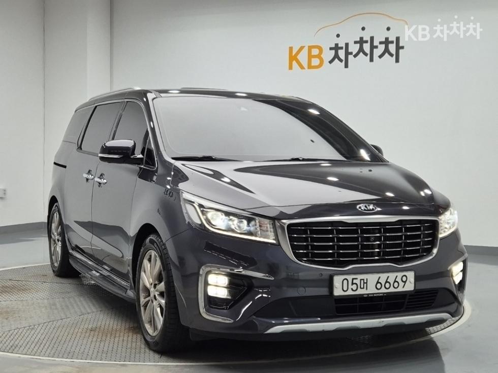 Kia Carnival — miniaturë 4