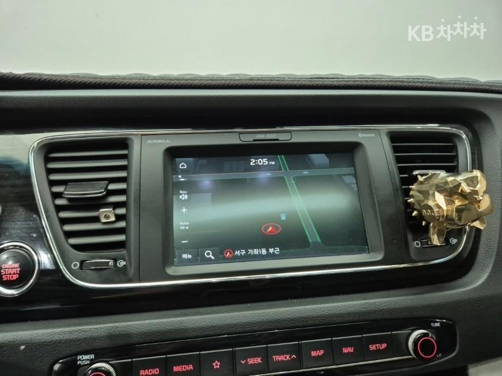 Kia Carnival — miniaturë 13