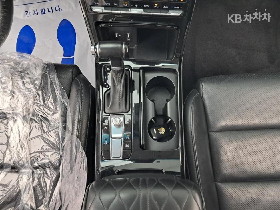 Kia K7 — miniaturë 14
