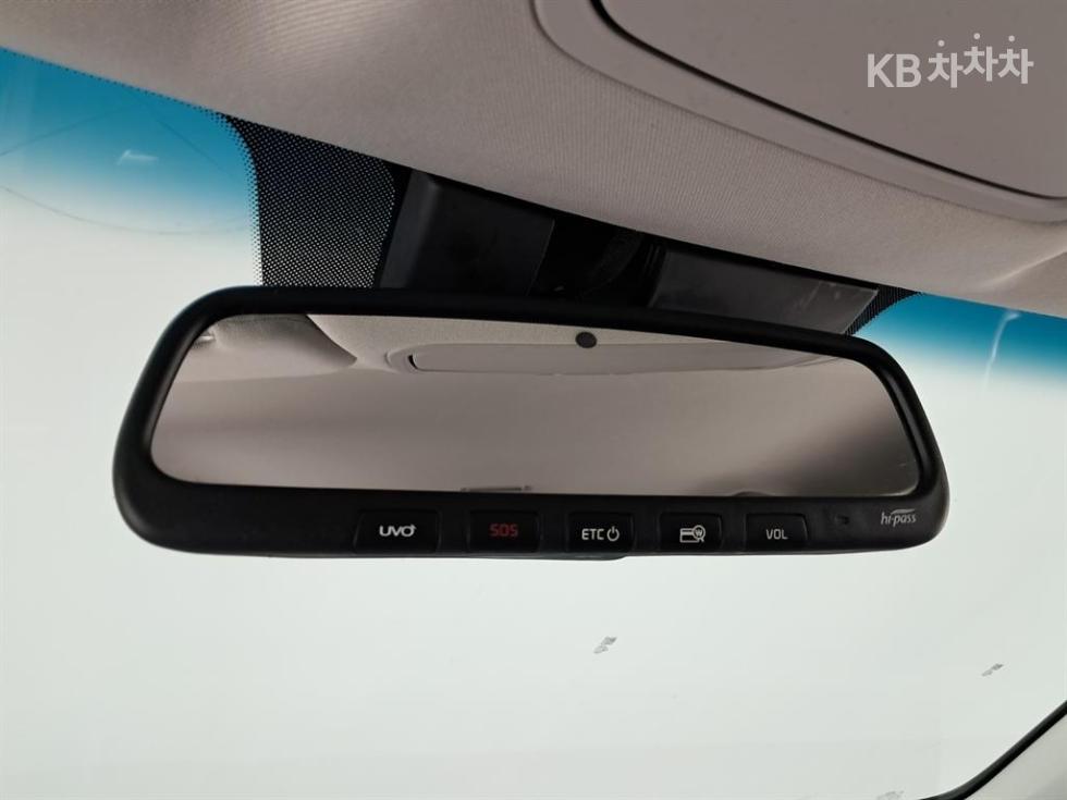 Kia K7 — miniaturë 15