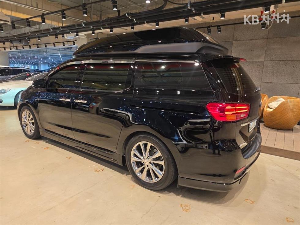 Kia Carnival — miniaturë 3