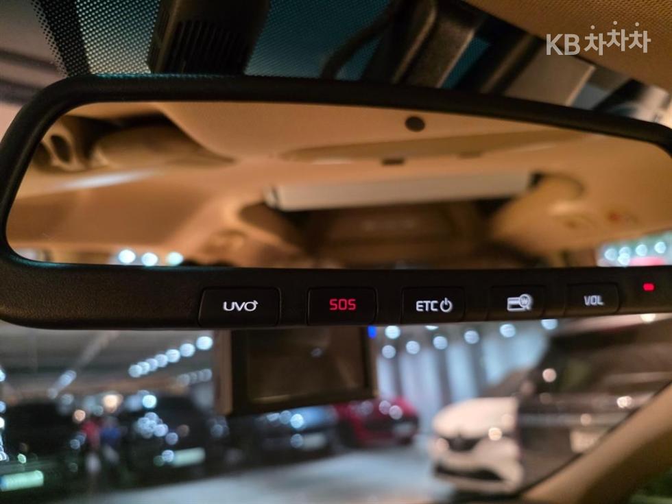 Kia Carnival — miniaturë 14