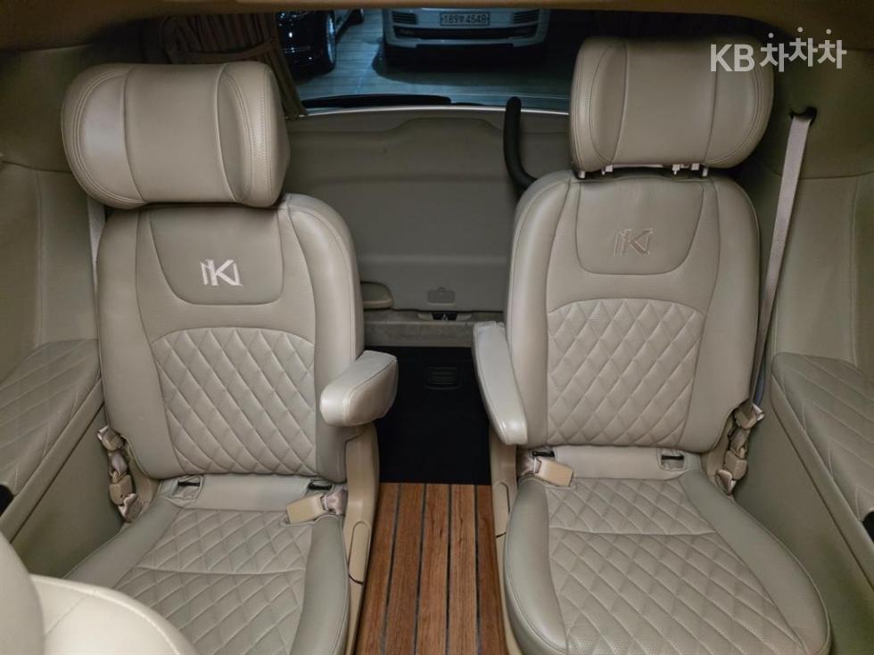 Kia Carnival — miniaturë 17