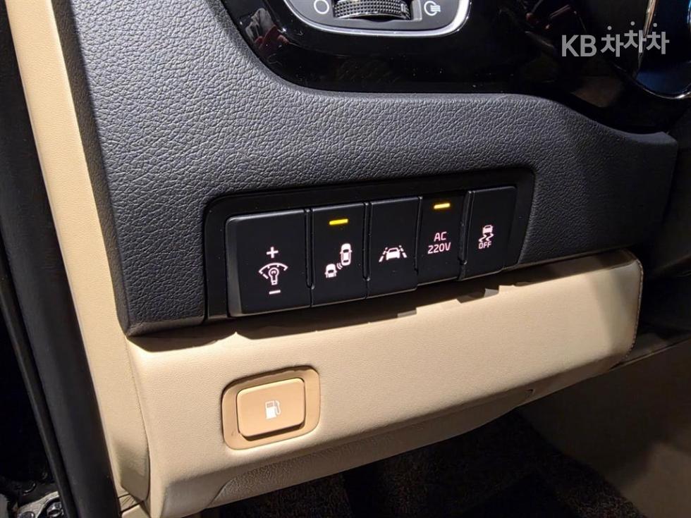 Kia Carnival — miniaturë 20