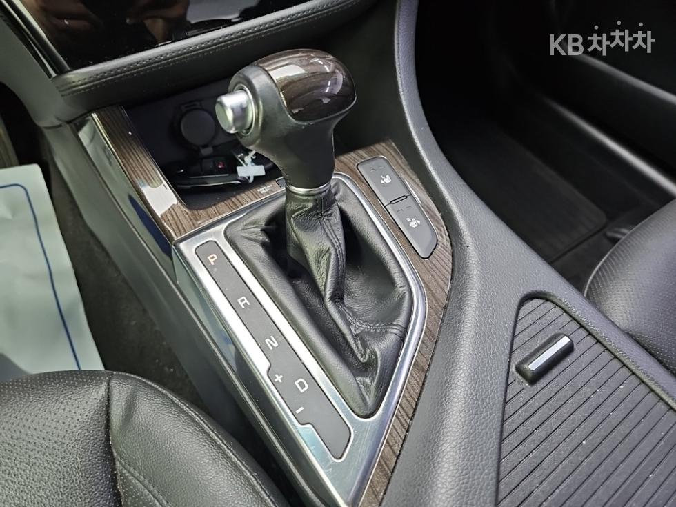 Kia K5 — miniaturë 8