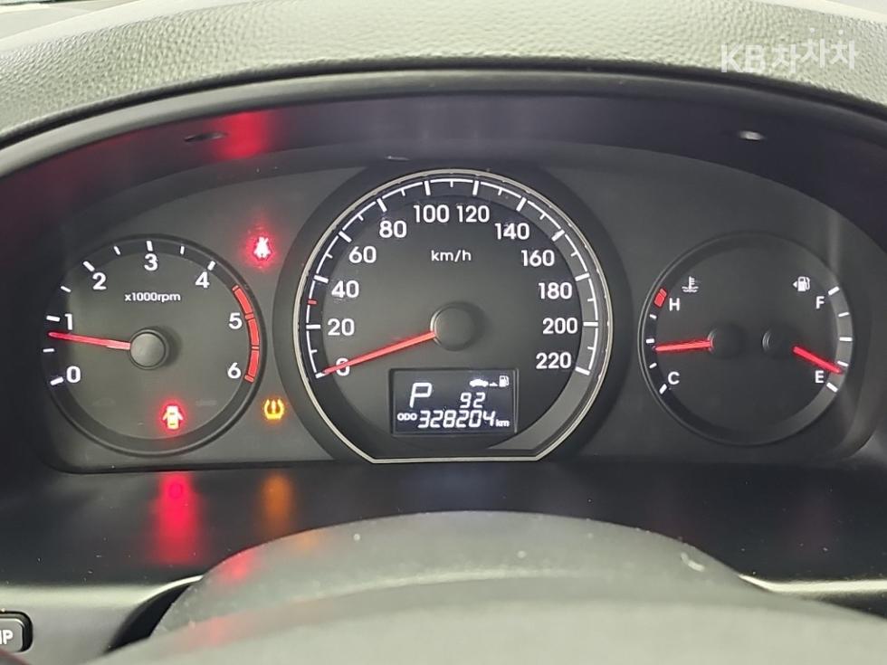 Hyundai Starex — miniaturë 6