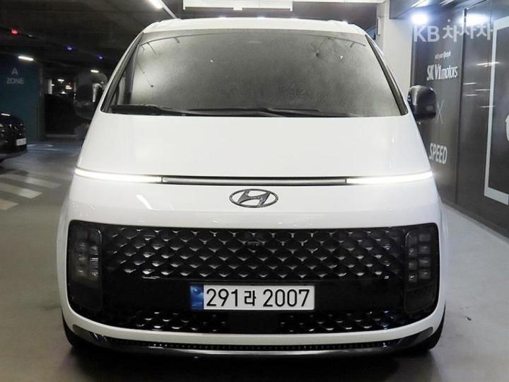 Hyundai Staria L3.5 Lounge 9-Seater Inspiration — foto 1