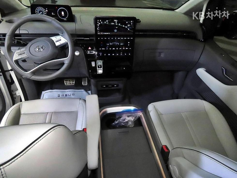 Hyundai Staria — miniaturë 10
