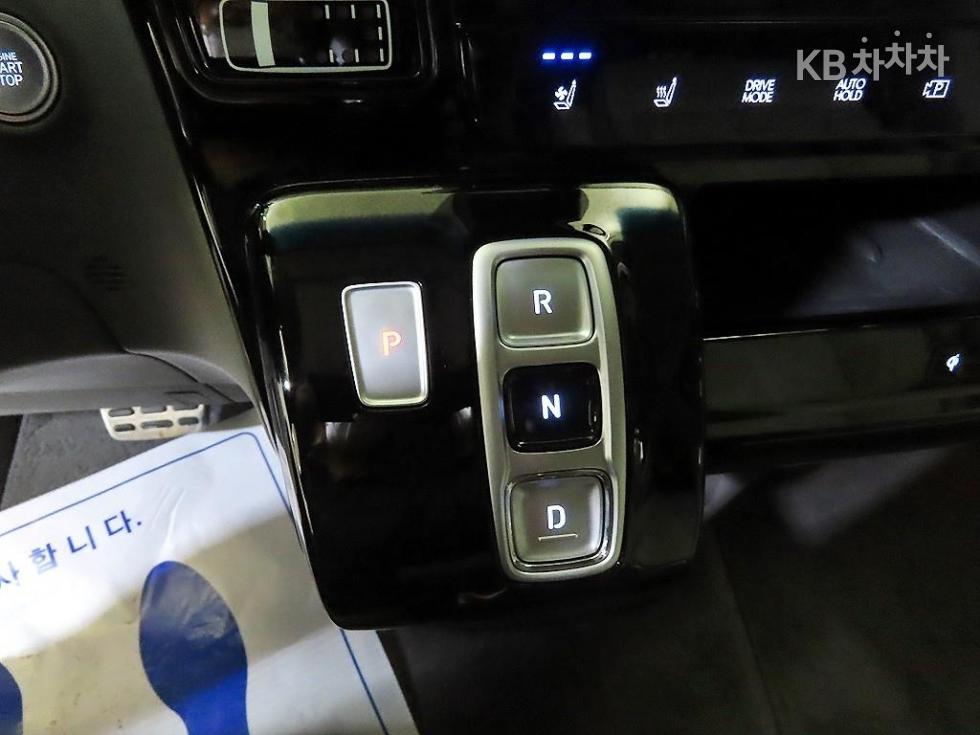 Hyundai Staria — miniaturë 12