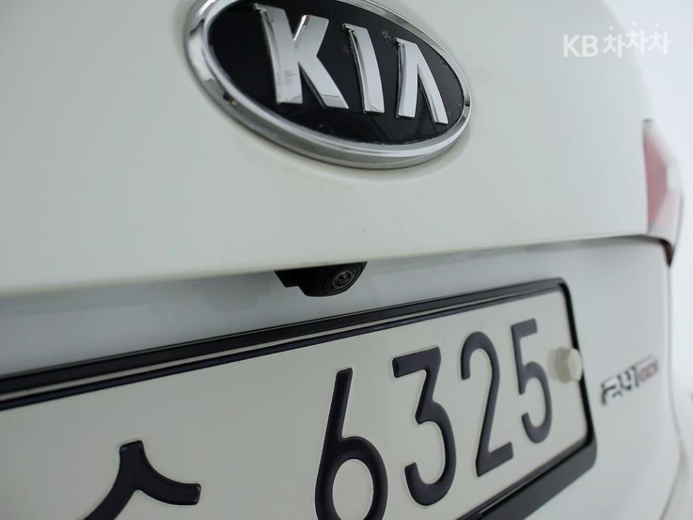 Kia K7 — miniaturë 13