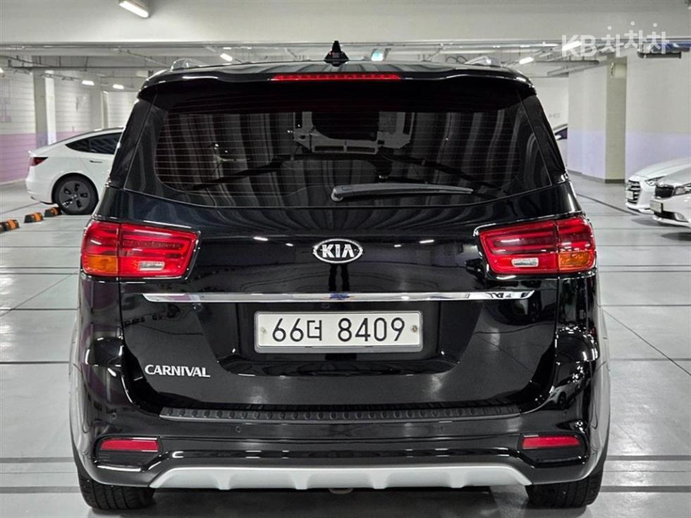 Kia Carnival — miniaturë 3