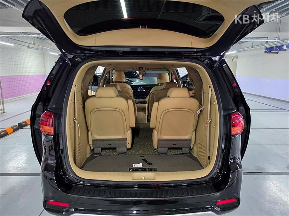 Kia Carnival — miniaturë 8