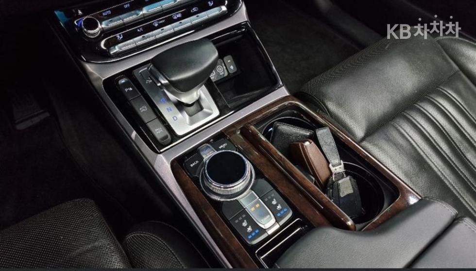 Genesis G90 — miniaturë 9