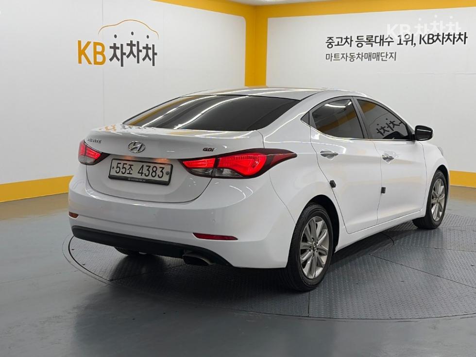 Hyundai Avante — miniaturë 4