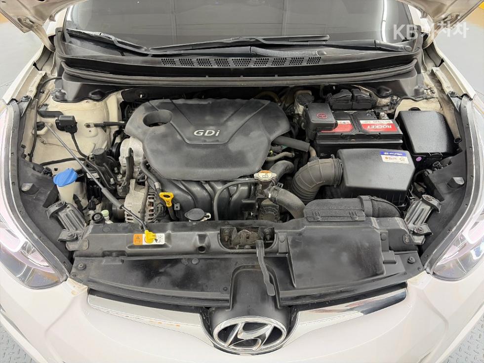 Hyundai Avante — miniaturë 5