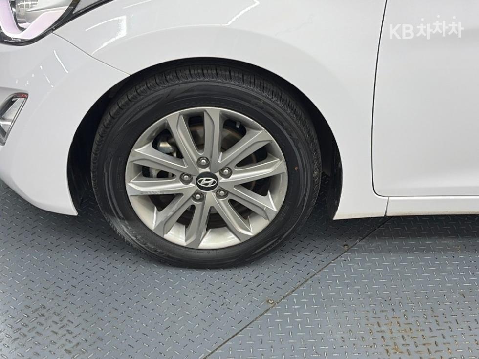Hyundai Avante — miniaturë 17