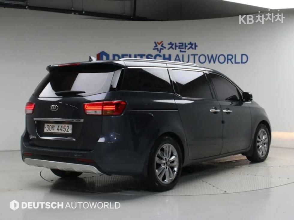 Kia Carnival — miniaturë 2