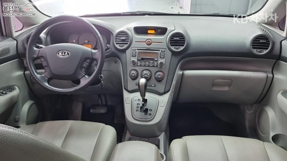 Kia Carens — miniaturë 7