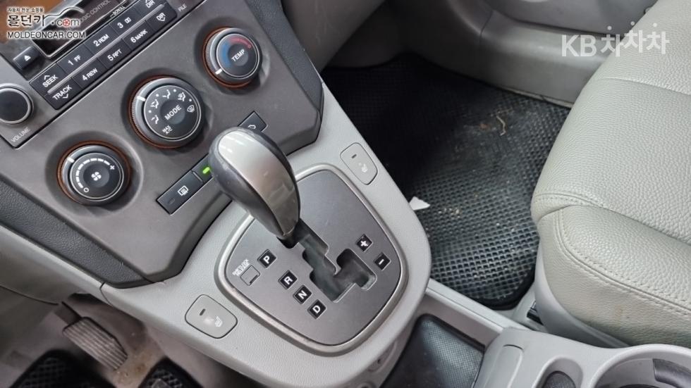 Kia Carens — miniaturë 12