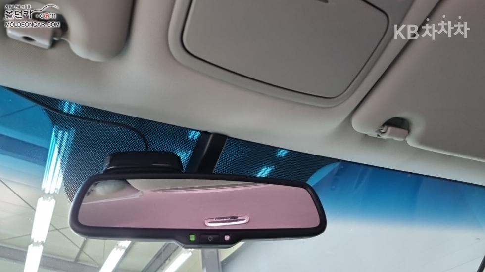 Kia Carens — miniaturë 13