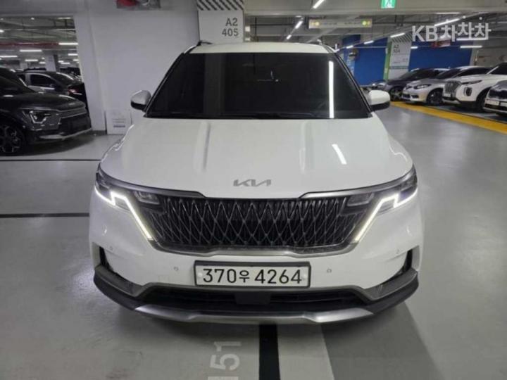 Kia Carnival Diesel 9-Seater Noblesse — foto 1