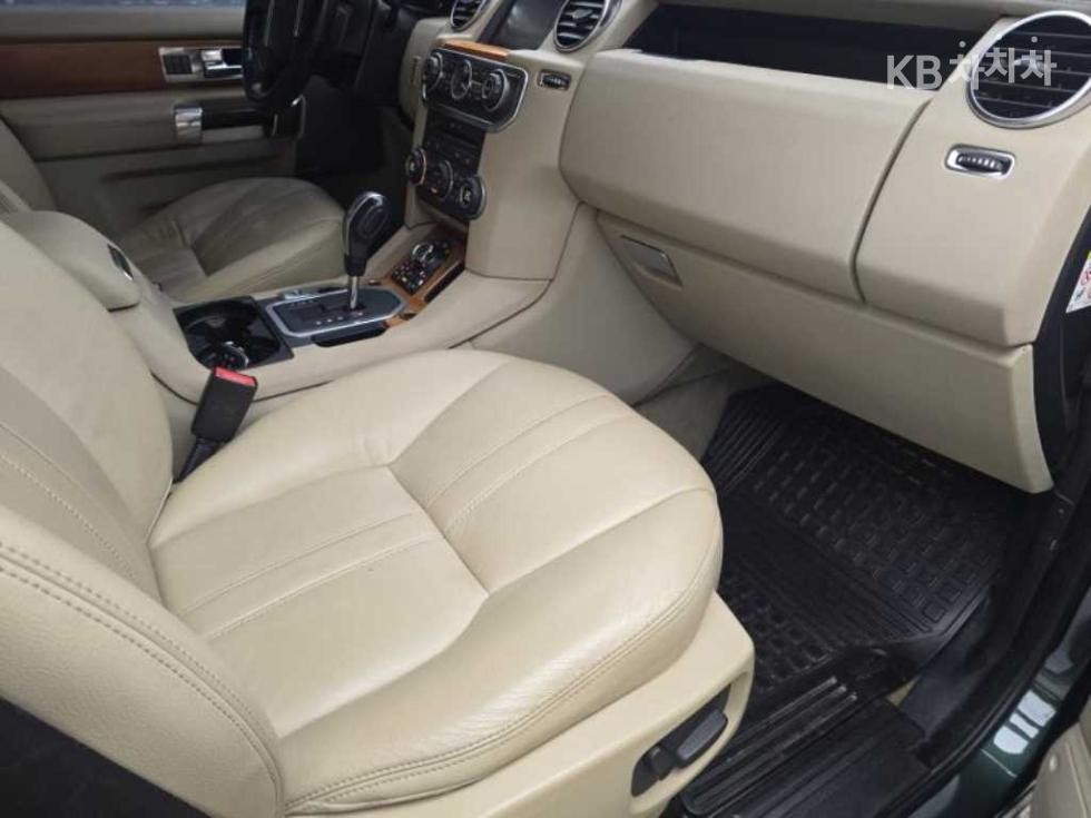 Land Rover Discovery — miniaturë 8