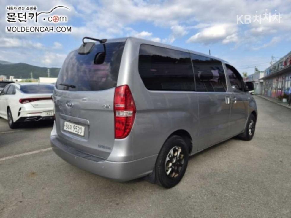 Hyundai Starex — miniaturë 3