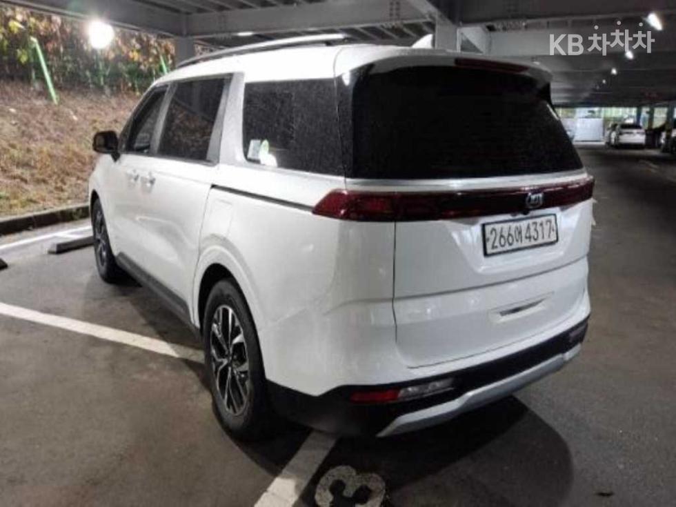 Kia Carnival — miniaturë 2