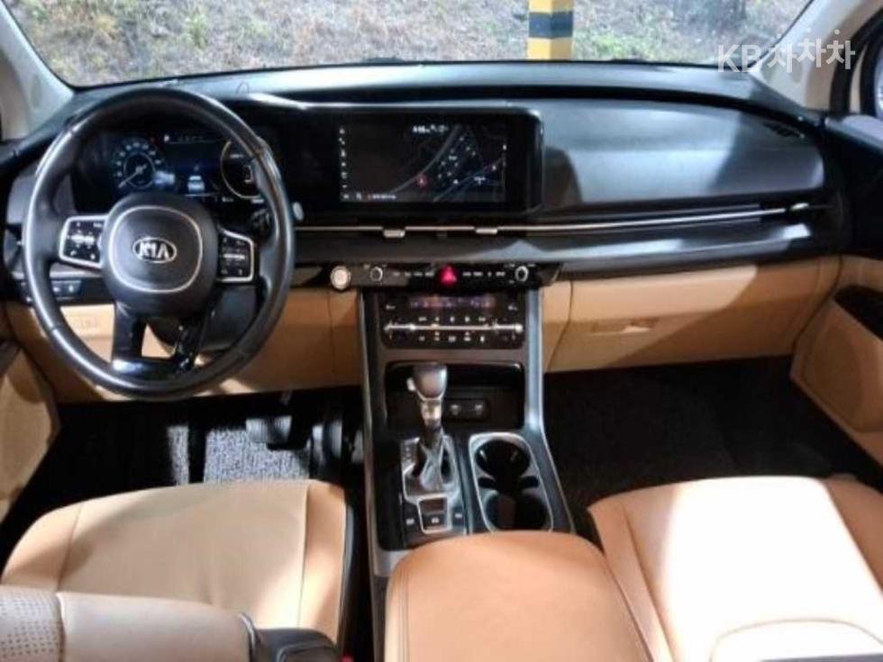 Kia Carnival — miniaturë 4