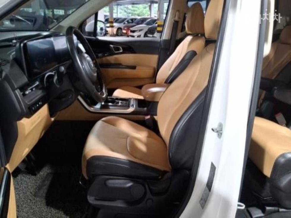 Kia Carnival — miniaturë 5