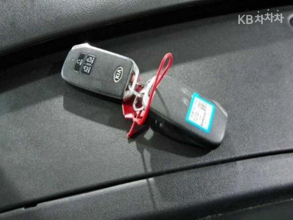 Kia Carnival — miniaturë 8