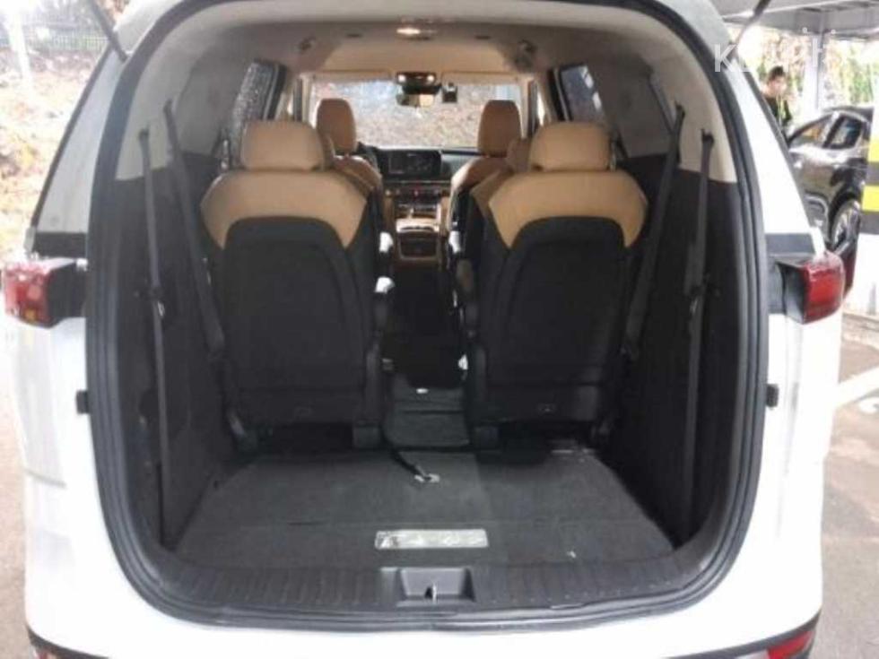 Kia Carnival — miniaturë 9