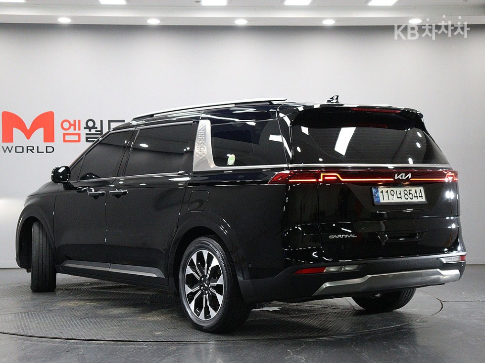 Kia Carnival — miniaturë 4