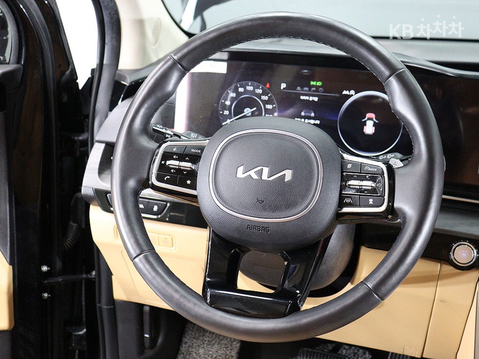 Kia Carnival — miniaturë 15