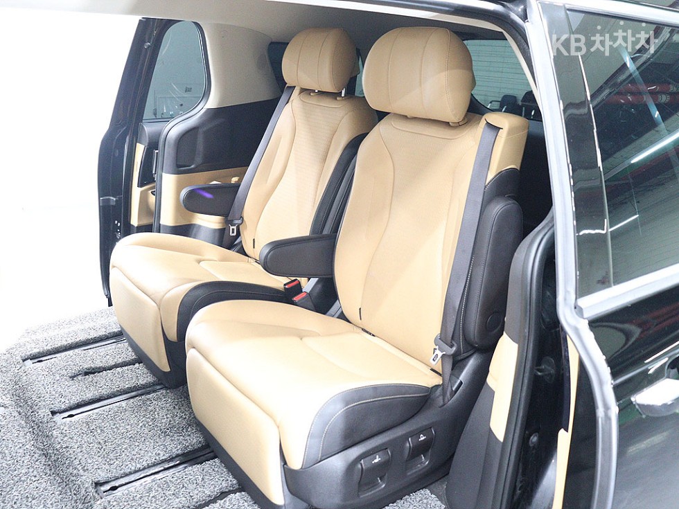 Kia Carnival — miniaturë 16